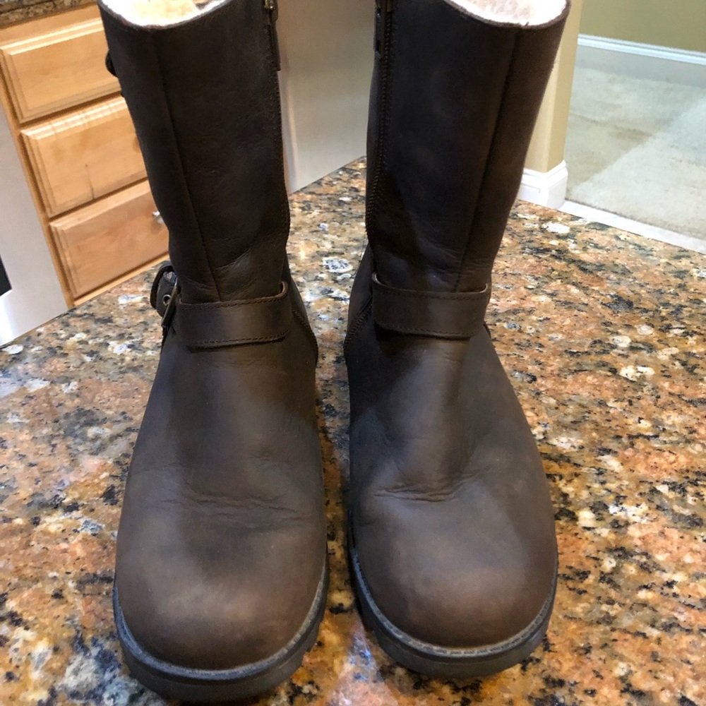 Ugg Brown leather boots
